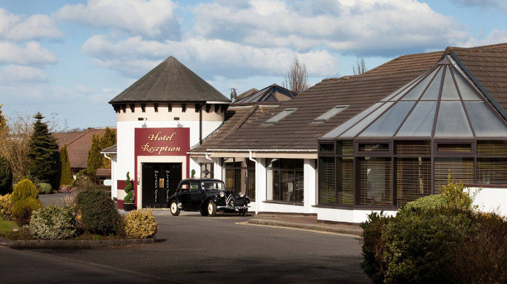 Lodge Hotel Coleraine Buitenkant foto